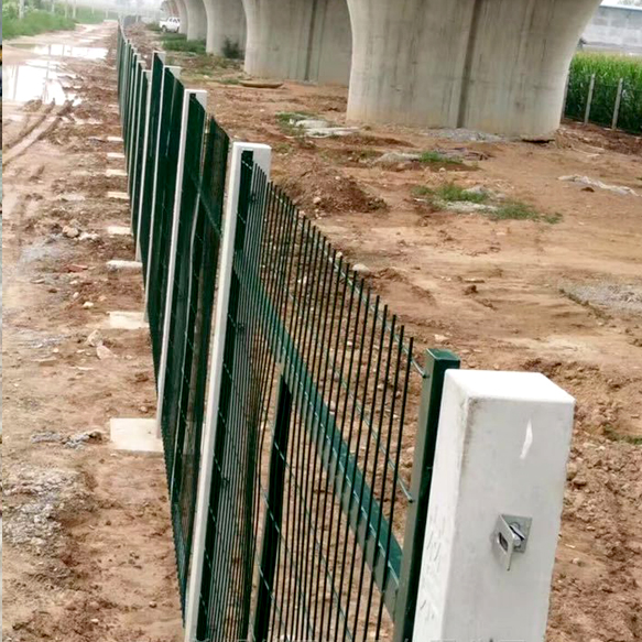 高速铁路护栏网-防护栅栏8002图片1