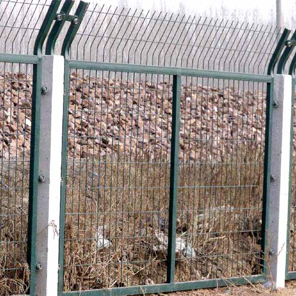 铁路护栏网/铁路防护栅栏图片1
