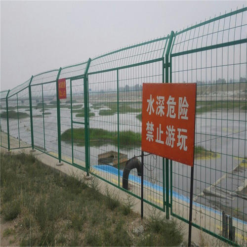 河北安平 水源地两岸护栏网 水源地防锈铁丝网生产厂家图片1