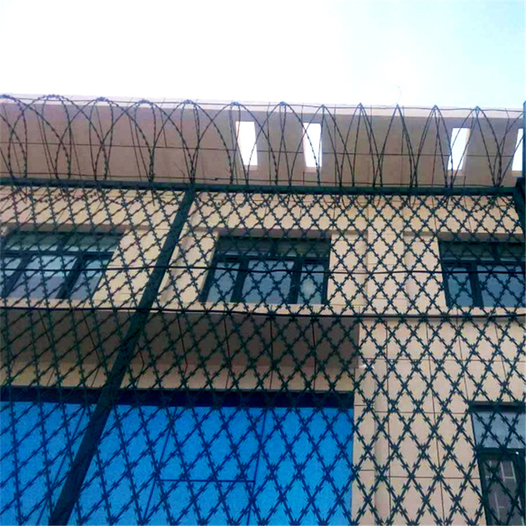 监狱刀片钢网墙图片4