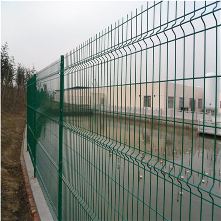  绿色铁丝网围栏图片3
