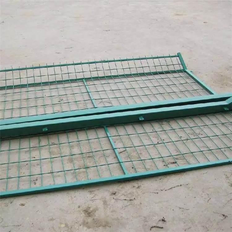   金属网片防护栅栏