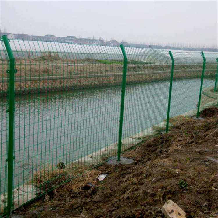 安全低碳钢丝围栏图片3