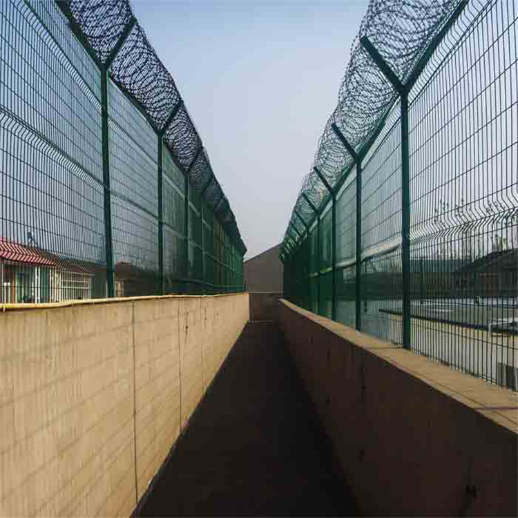 警戒区域钢网墙图片4