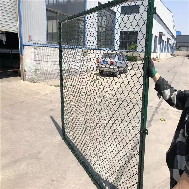 学校体育场隔离网图片3 学校体育场隔离网图片3